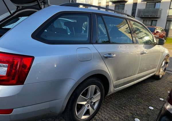 Skoda Octavia cena 41000 przebieg: 134548, rok produkcji 2015 z Łomianki małe 277